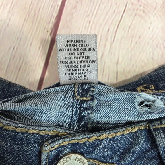 Almost Famous Distressed Blue Denim Jean Shorts - Size 3 - Picture 4 of 4